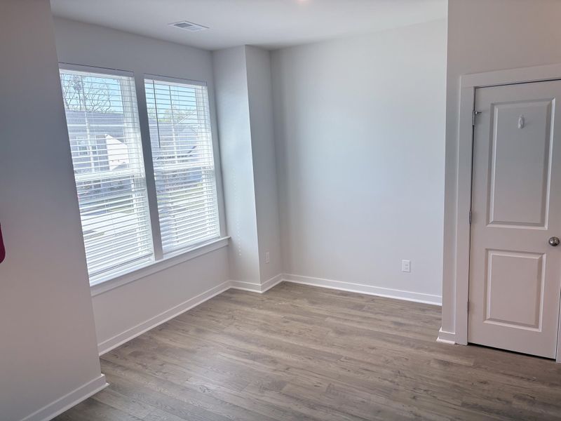 Spacious, unfurnished interior of a new home in , Hanahan (Image 11).