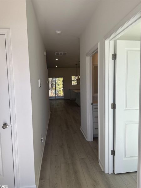 Spacious, unfurnished interior of a new home in Shiloh Trail, Wellford (Image 18).