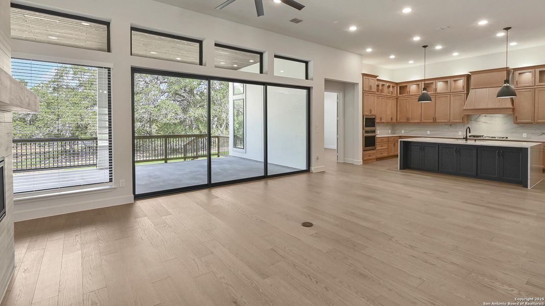 Furnished interior view inside a new home in George's Ranch Acre, Boerne (Image 15).