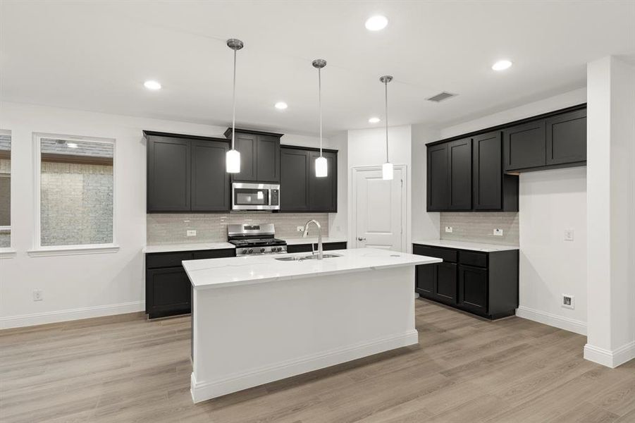 06. 2223 Riverbend - Kitchen (2) 06. 2223 Riverbend - Kitchen (2)