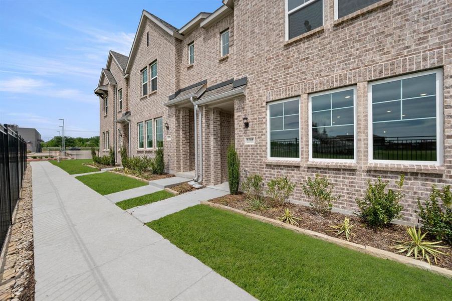 5708 Lakeview- Kitchen-3