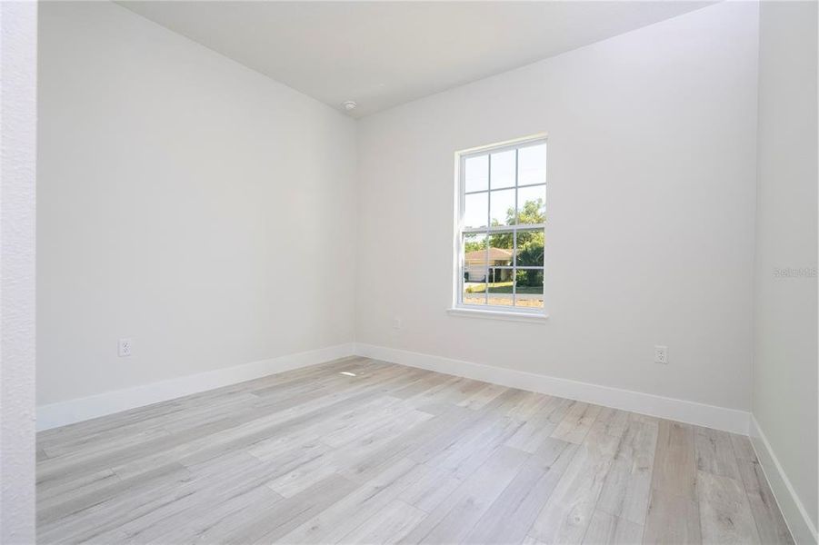 Spacious, unfurnished interior of a new home in , Citrus Springs (Image 20).