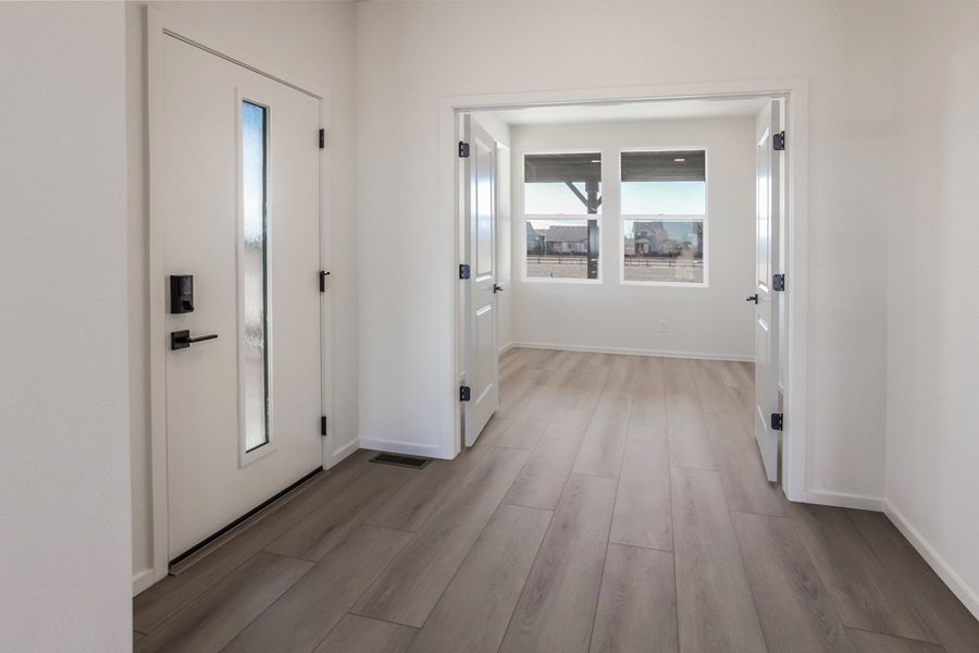 Spacious, unfurnished interior of a new home in Trailside, Timnath (Image 37).