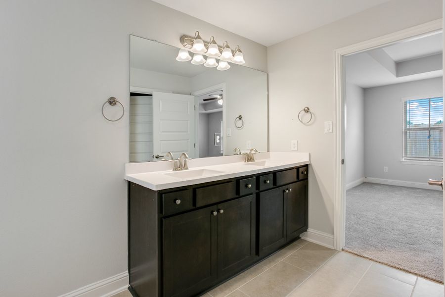 Furnished interior view inside a new home in Bayou Maison, Texas City (Image 9).