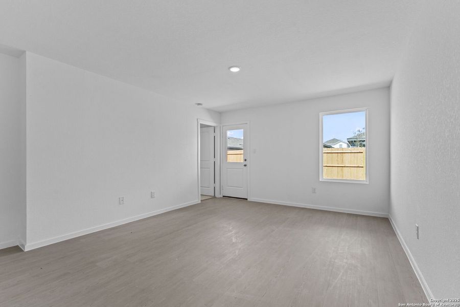 Spacious, unfurnished interior of a new home in Torian Village: Belmar Collection, San Antonio (Image 16).