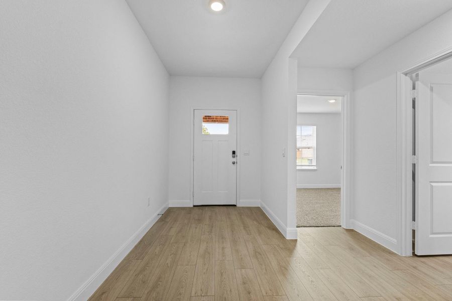 Spacious, unfurnished interior of a new home in Riverview, Georgetown (Image 14).