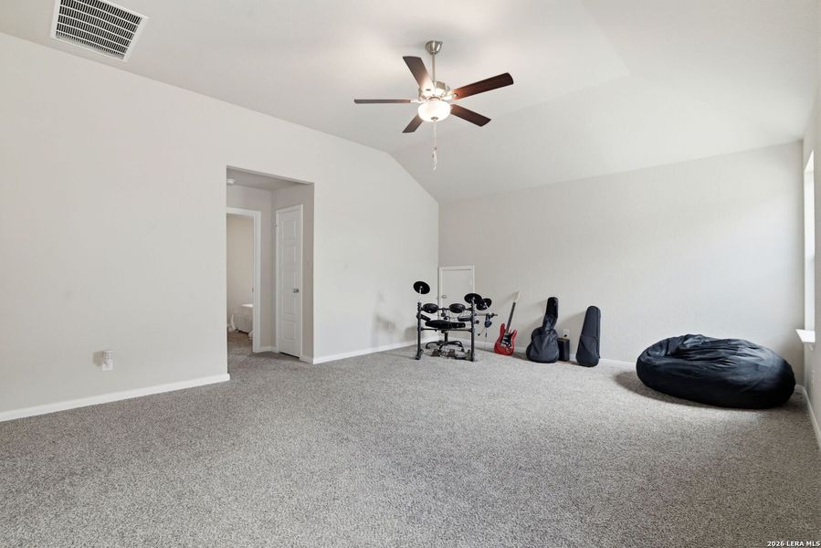 Spacious, unfurnished interior of a new home in Park Place, New Braunfels (Image 23). Spacious, unfurnished interior of a new home in Park Place, New Braunfels (Image 23).