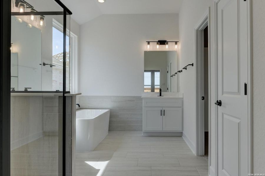 Furnished interior view inside a new home in Waldsanger, New Braunfels (Image 10).