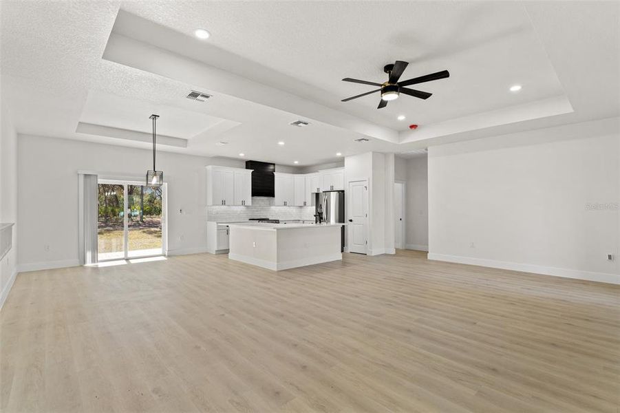 Spacious, unfurnished interior of a new home in , Weeki Wachee (Image 22).