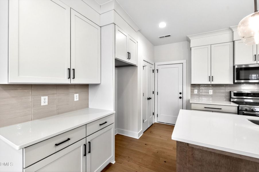 978 Helix (12) 978 Helix (12)