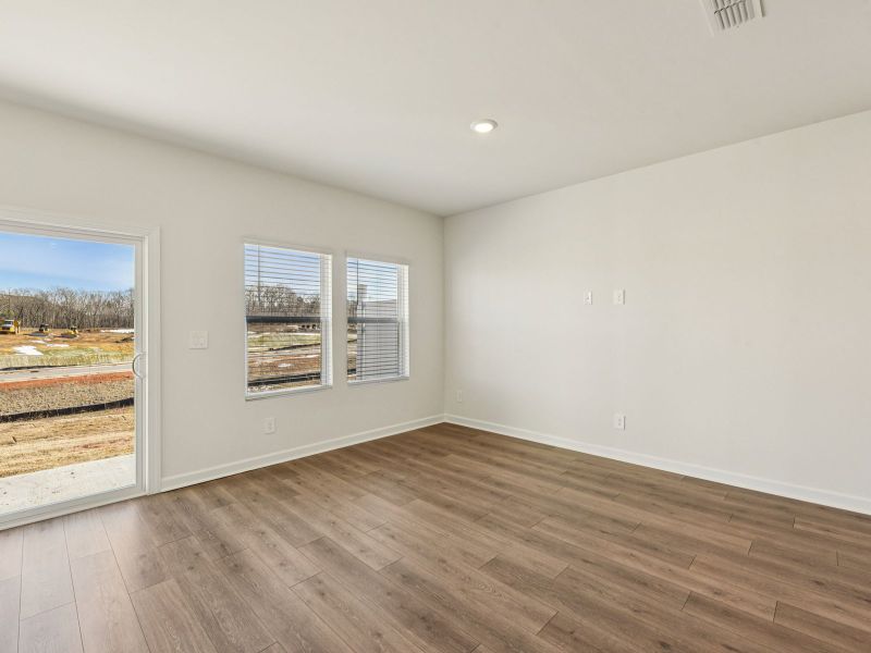 Spacious, unfurnished interior of a new home in Galloway Ridge, Charlotte (Image 10).