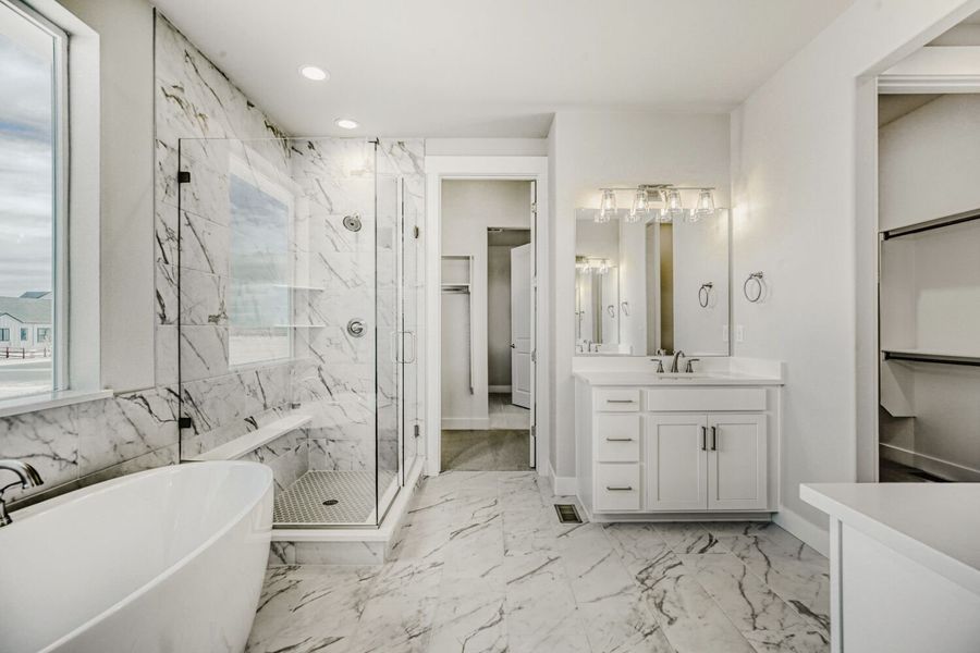 1644 Sundown - Primary Bathroom