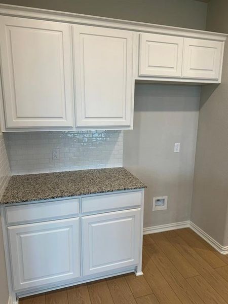 Furnished interior view inside a new home in Oak Valley, Oak Ridge (Image 5).