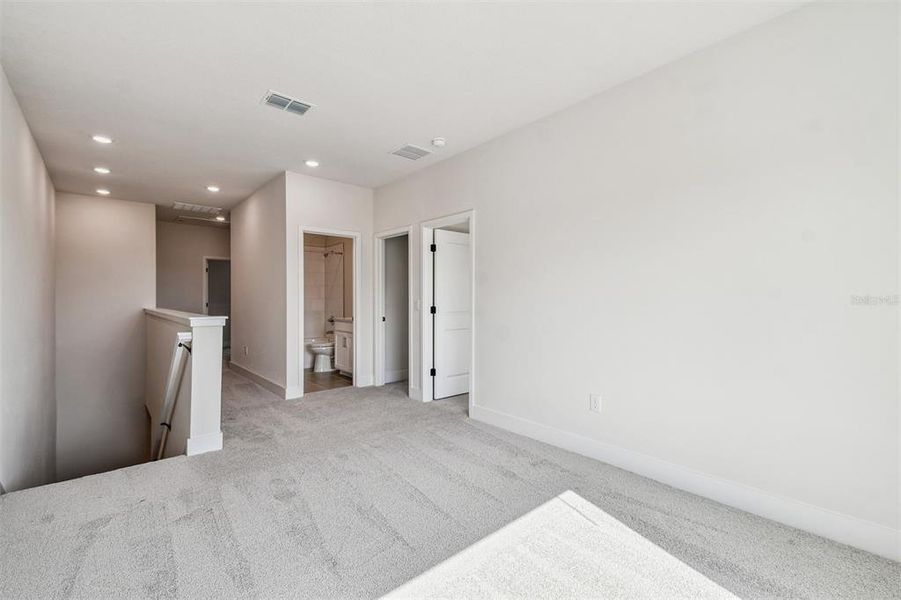 Spacious, unfurnished interior of a new home in North River Ranch – Townhomes, Parrish (Image 33).