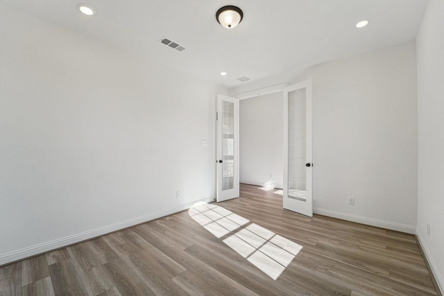 Spacious, unfurnished interior of a new home in Evergreen 50', Conroe (Image 13).