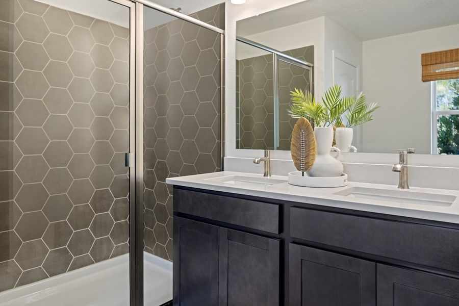 Dual-sink vanity at primary bath