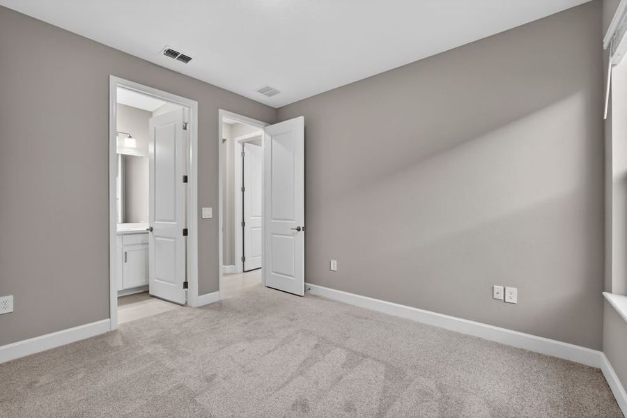 Spacious, unfurnished interior of a new home in Firethorn, Parrish (Image 14).