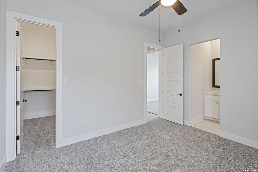 Spacious, unfurnished interior of a new home in Potranco West, Castroville (Image 14).