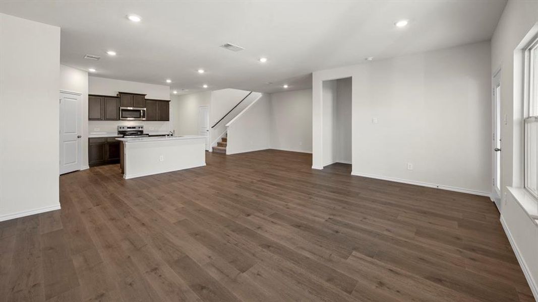 Spacious, unfurnished interior of a new home in Enclave at Pecan Creek, Providence Village (Image 21).