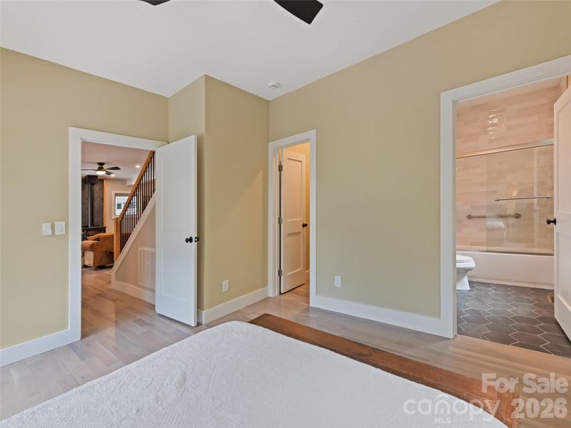 Spacious, unfurnished interior of a new home in , Asheville (Image 21).
