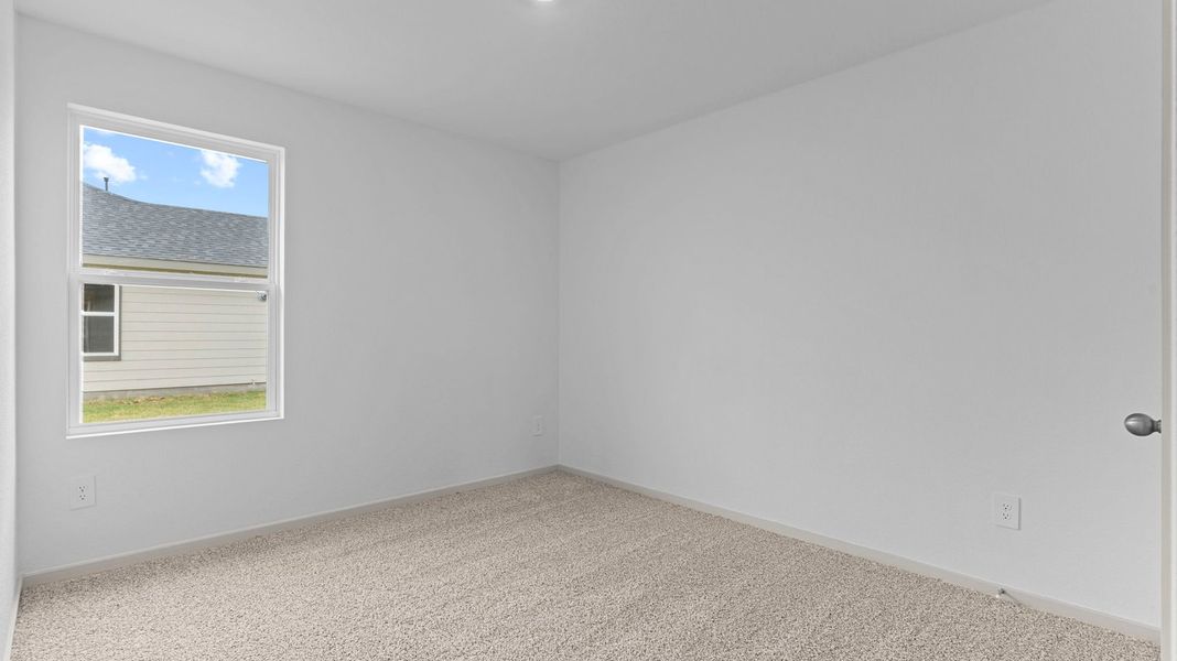 Spacious, unfurnished interior of a new home in Watermark, Alvin (Image 12).
