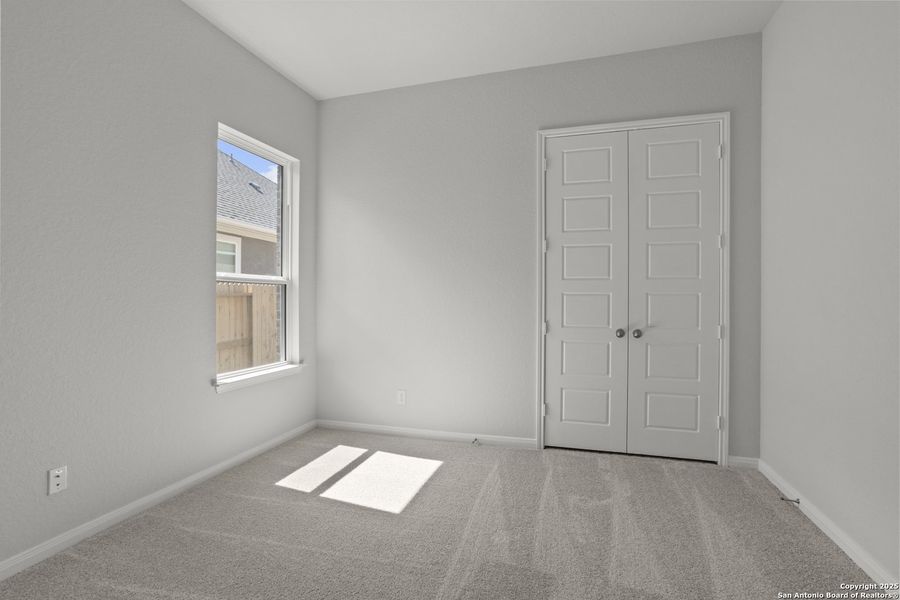 Spacious, unfurnished interior of a new home in Stillwater Ranch, San Antonio (Image 19).