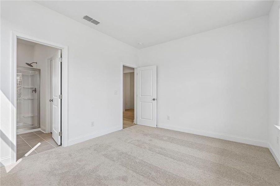 Spacious, unfurnished interior of a new home in Bennett Farm, Loganville (Image 36). Spacious, unfurnished interior of a new home in Bennett Farm, Loganville (Image 36).