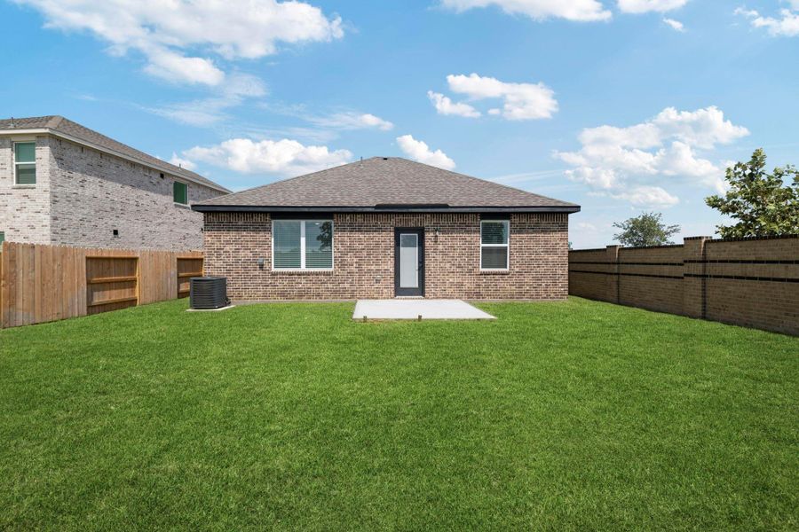 Exterior details and patio area of a home in Emberly, Beasley (Image 3).