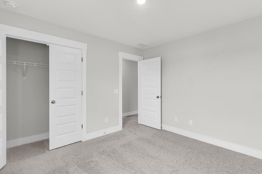 Spacious, unfurnished interior of a new home in , Summerville (Image 37).
