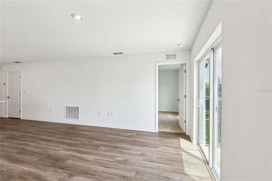 Spacious, unfurnished interior of a new home in Leoma's Landing, Lake Wales (Image 22).