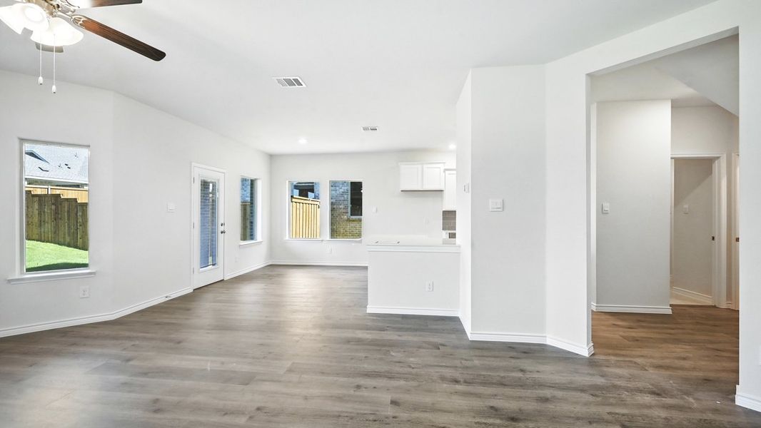 Image 13 representing the Aquamarine by D.R. Horton in The Woods at Lindsey Place, Anna, TX.