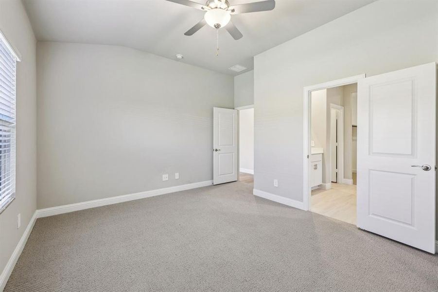 Spacious, unfurnished interior of a new home in Westmoor, Sherman (Image 20). Spacious, unfurnished interior of a new home in Westmoor, Sherman (Image 20).