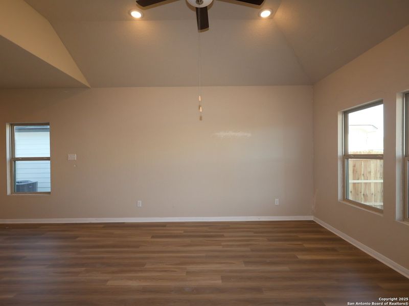 Spacious, unfurnished interior of a new home in Winding Brook, San Antonio (Image 32). Spacious, unfurnished interior of a new home in Winding Brook, San Antonio (Image 32).