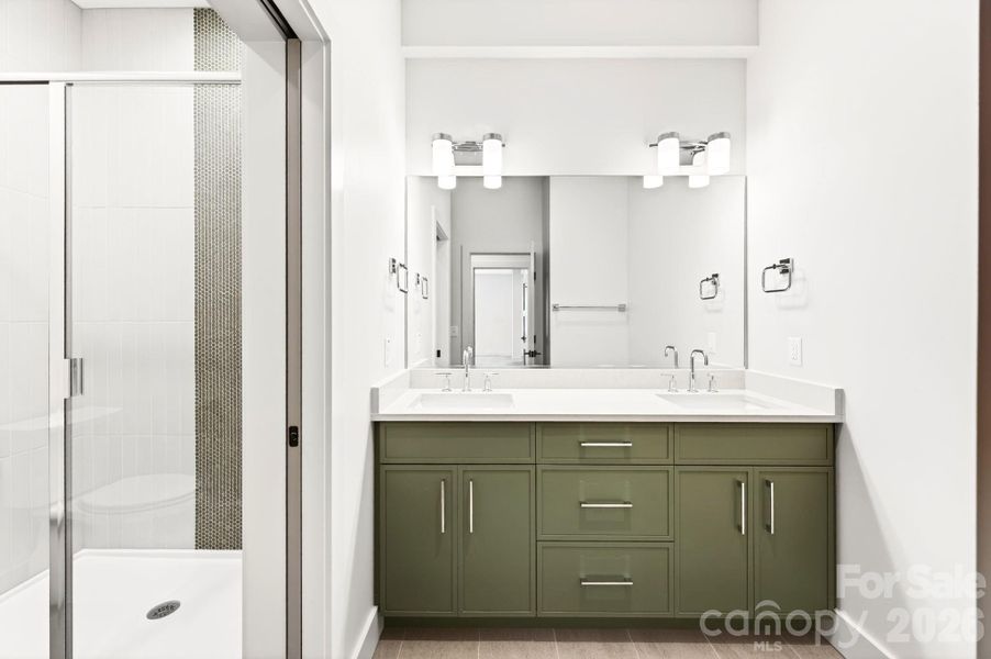 Bedroom Adjacent Full Bath
