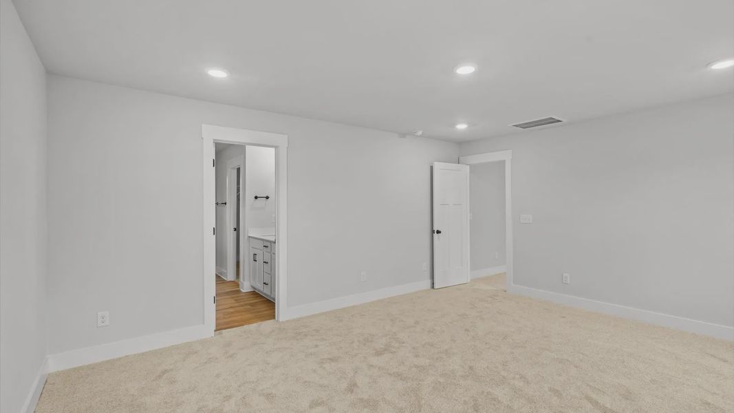 Furnished interior view inside a new home in Harrier Point, Woodruff (Image 13).