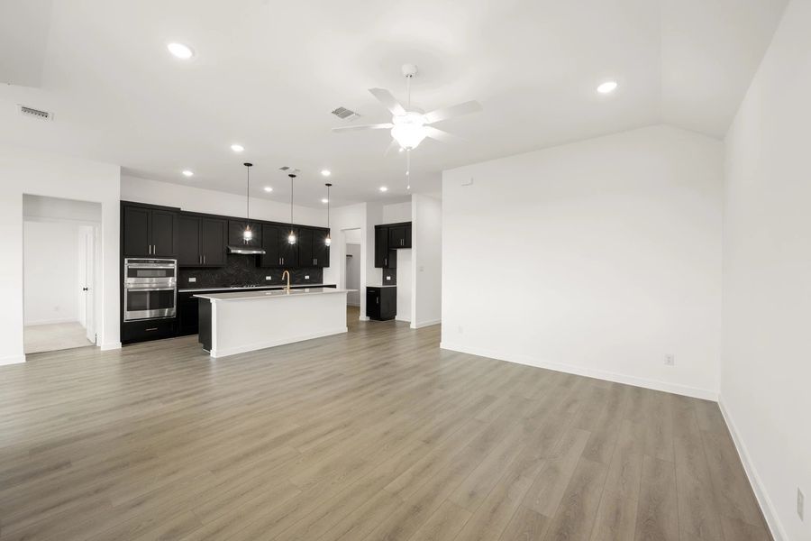 Open Kitchen-Living Room Open Kitchen-Living Room