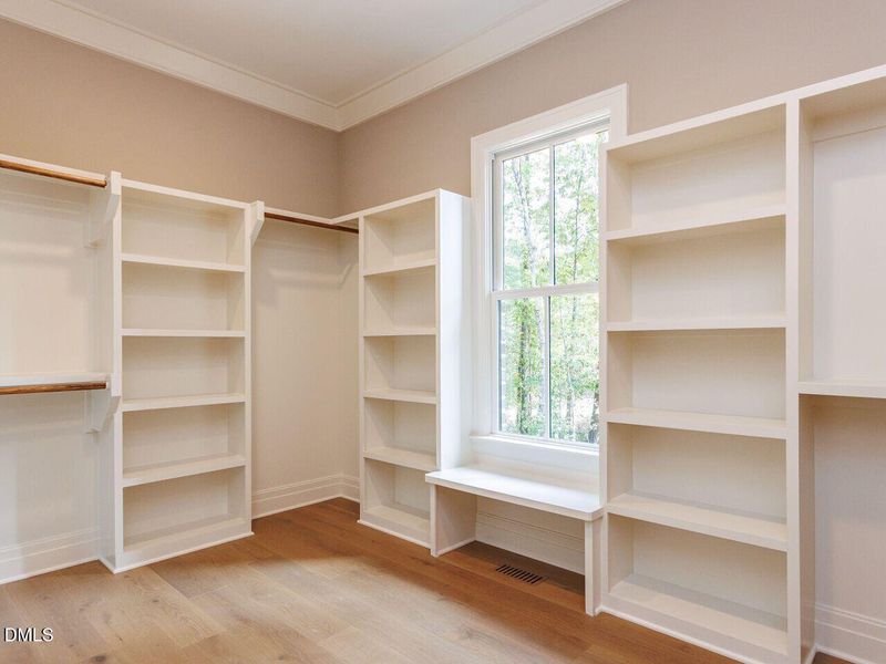 024-1280x960-primary-closet 024-1280x960-primary-closet