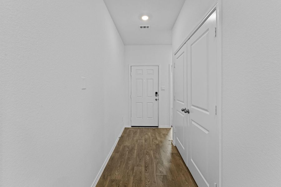 Spacious, unfurnished interior of a new home in Wayside, Uhland (Image 12).