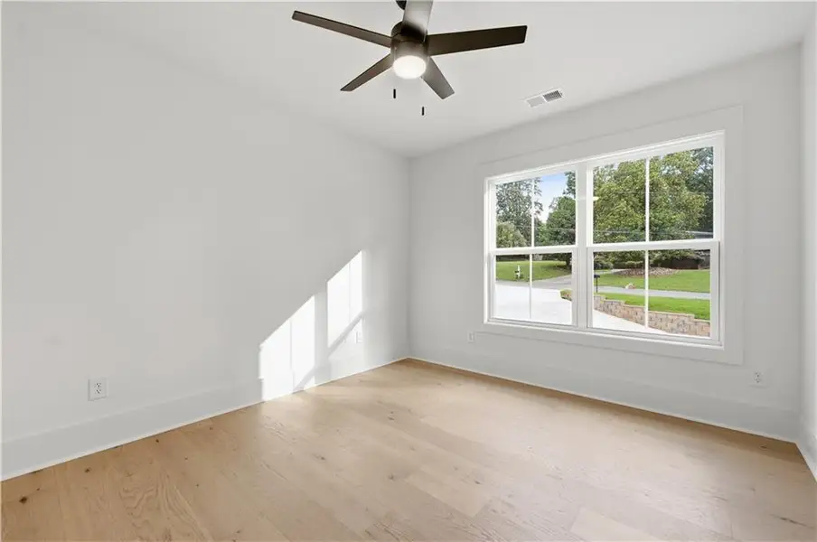 Spacious, unfurnished interior of a new home in , Gainesville (Image 36).