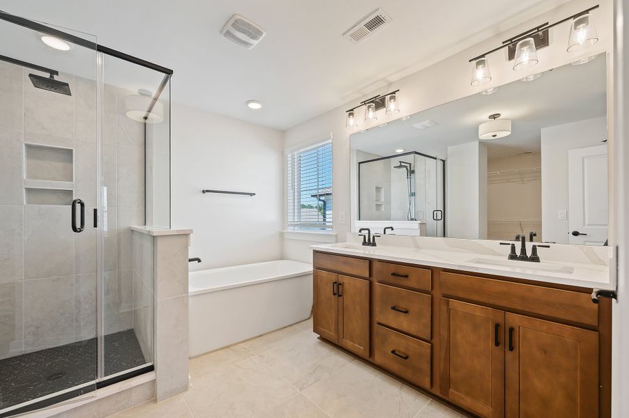 The Chennault - Owner's Bath