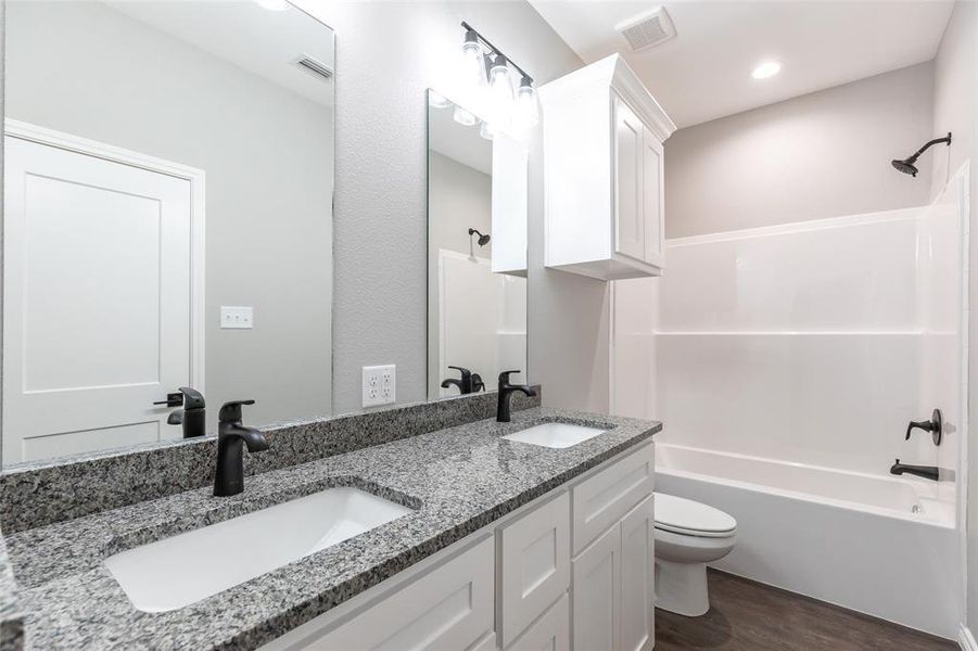 Furnished interior view inside a new home in , Abilene (Image 9).