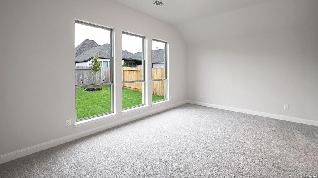 Spacious, unfurnished interior of a new home in Meadows of Mill Creek, Seguin (Image 12).