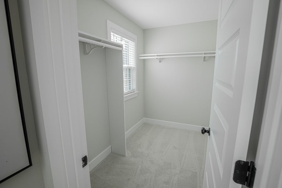 Representative unfurnished interior of a home built from the Huntington by Grant & Co in White Oak, Arlington (Image 20).