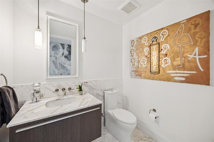 Furnished interior view inside a new home in , Dallas (Image 29). Furnished interior view inside a new home in , Dallas (Image 29).