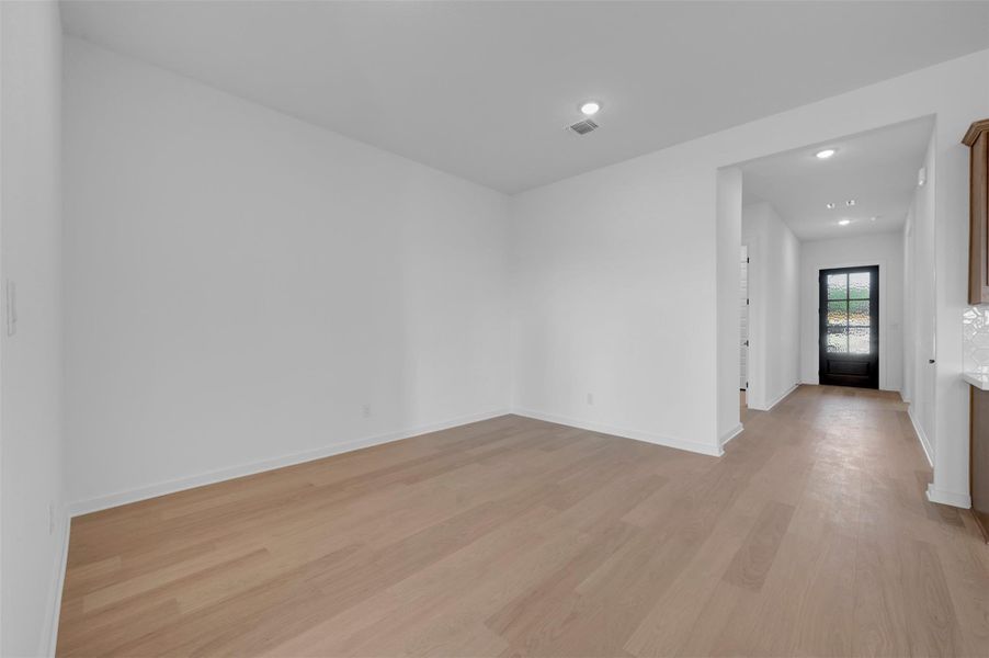 Spacious, unfurnished interior of a new home in Heritage, Dripping Springs (Image 34).
