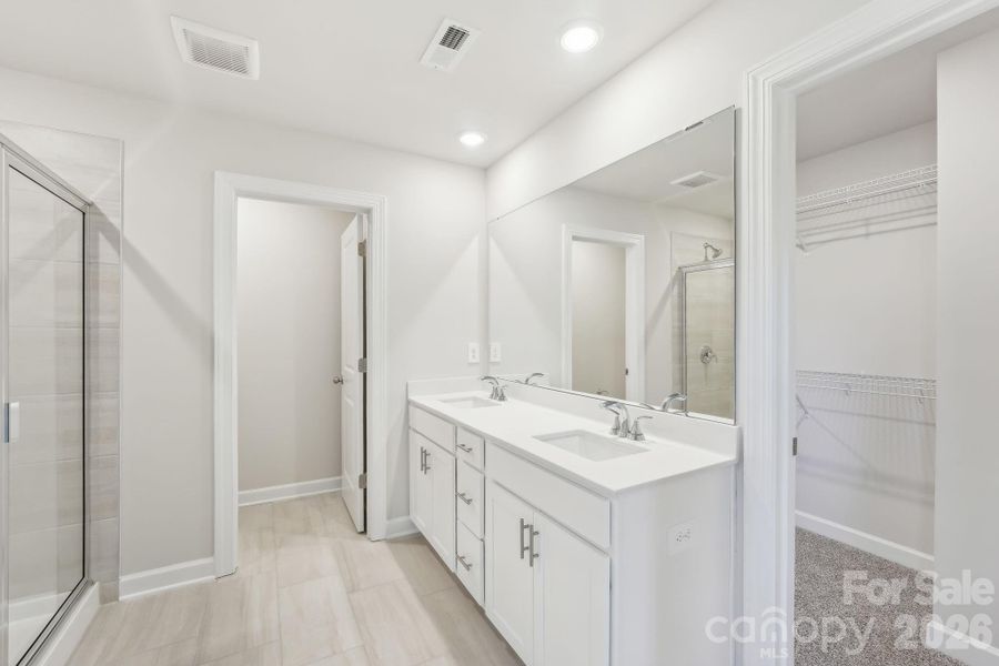 Photo is not of the actual home but is an inspirational photo of builder’s model home and may depict options, furnishings, and/or decorator features that are not included. Photo is not of the actual home but is an inspirational photo of builder’s model home and may depict options, furnishings, and/or decorator features that are not included.