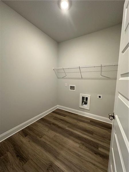 Spacious, unfurnished interior of a new home in Mirror Lake at South Harbour, Villa Rica (Image 27).