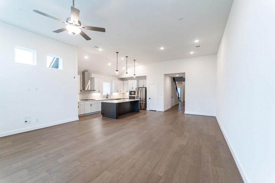 Spacious, unfurnished interior of a new home in Lariat, Liberty Hill (Image 14).