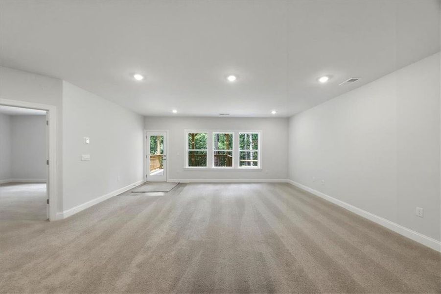 Spacious, unfurnished interior of a new home in Tuscany Hills, Douglasville (Image 35).