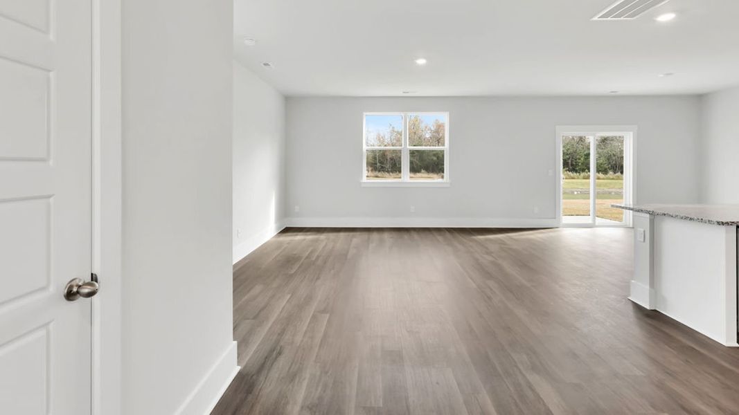 Spacious, unfurnished interior of a new home in Bella Point, Bolivia (Image 13). Spacious, unfurnished interior of a new home in Bella Point, Bolivia (Image 13).